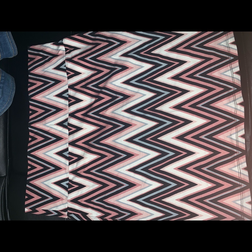 Mini Skirt Chevron Pattern - Picture 5 of 6
